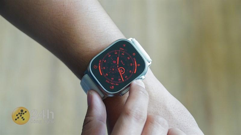 Cạnh phải của Apple Watch Ultra