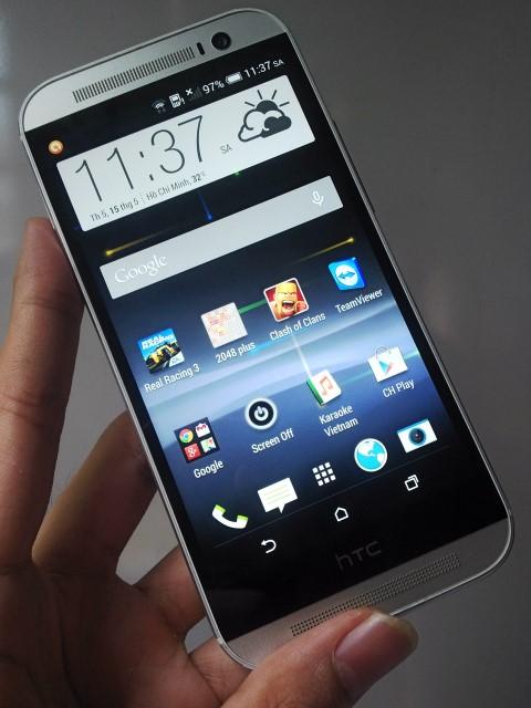 HTC ONE M8 mặt sau