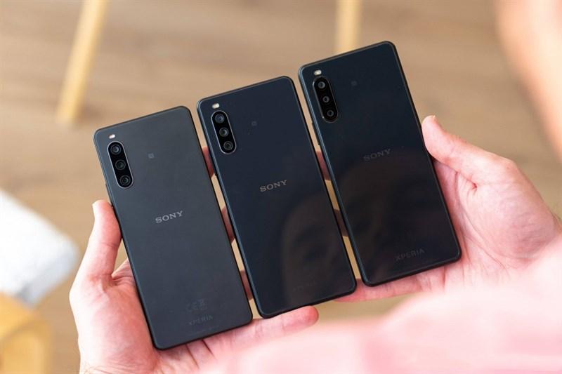 Phần viền của Xperia 10 IV được làm vuông vức hơn