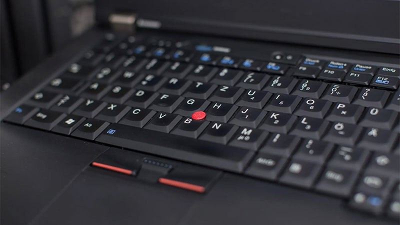 alt text: Trackpoint - điểm đặc biệt trên bàn phím ThinkPad