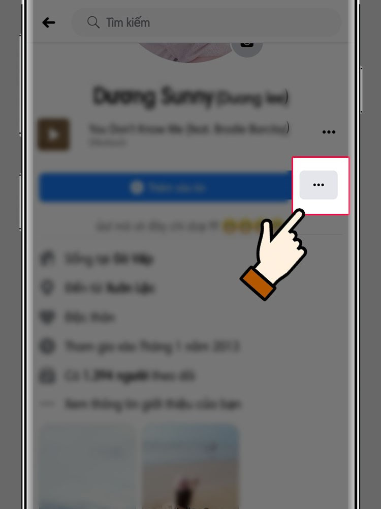 Chọn biểu tượng 3 chấm trên Facebook