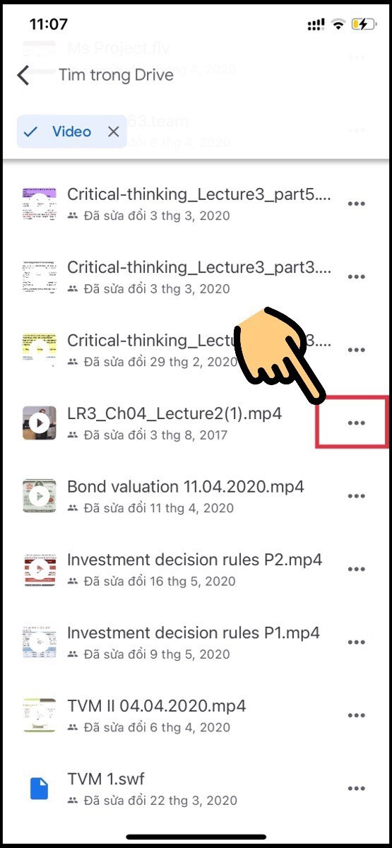 alt text: Biểu tượng ba chấm bên cạnh video trong Google Drive