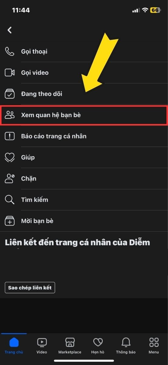 alt text: Bước 2: Chọn Xem quan hệ bạn bè