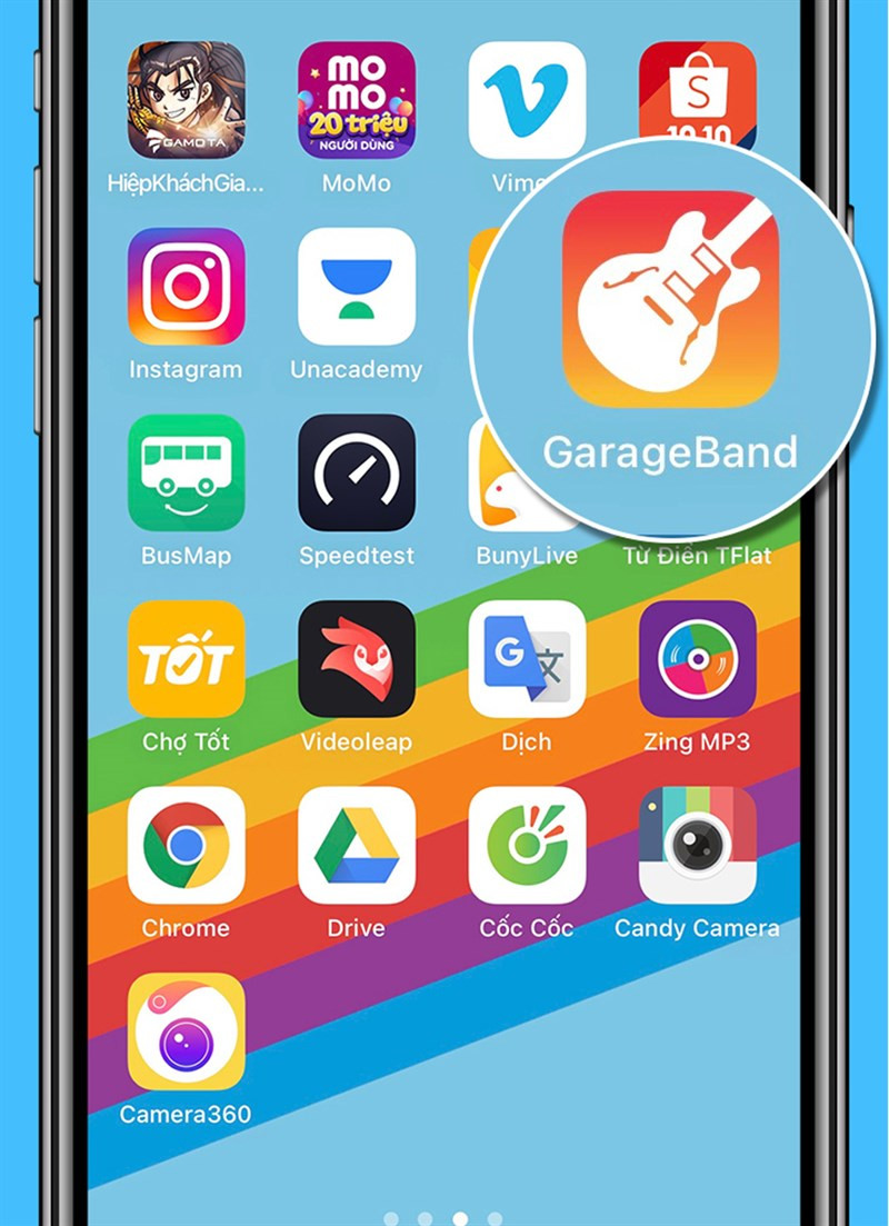 alt text: Mở ứng dụng GarageBand trên iPhone.