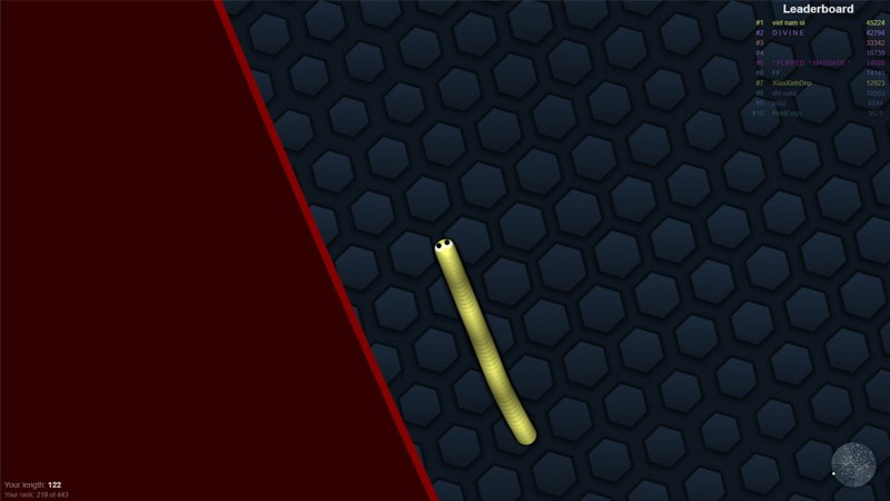 alt text: Rắn trong Slither.io sử dụng chiến thuật di chuyển dọc theo tường