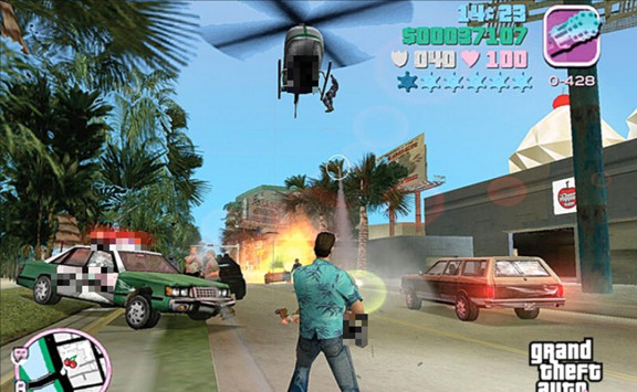 alt: Tommy Vercetti sử dụng súng