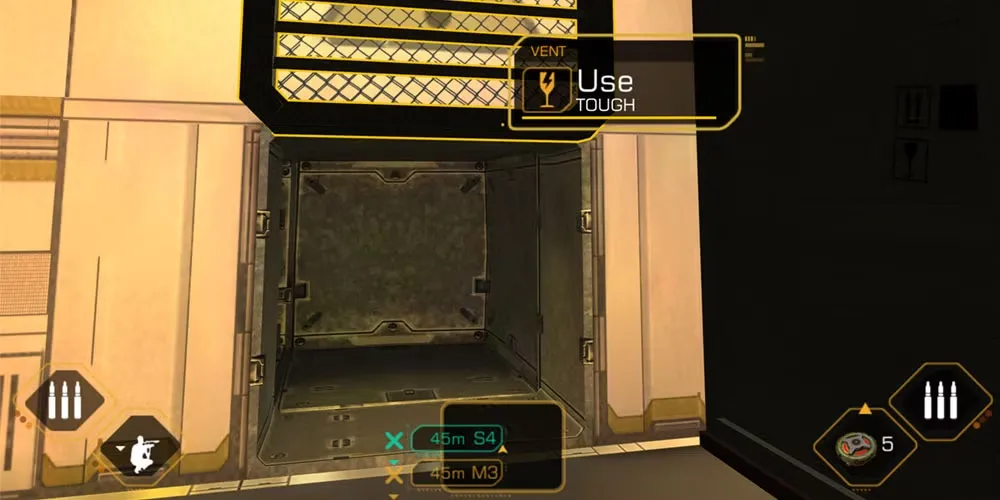 Adam Jensen nhìn qua một khe hở trong Deus Ex Human Revolution, thể hiện chiều sâu khám phá của game