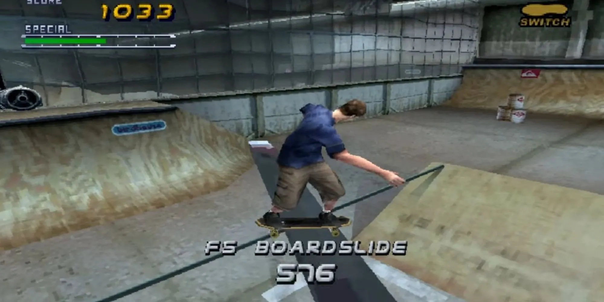 Gameplay trượt ván tại màn Hangar trong Tony Hawk's Pro Skater 2