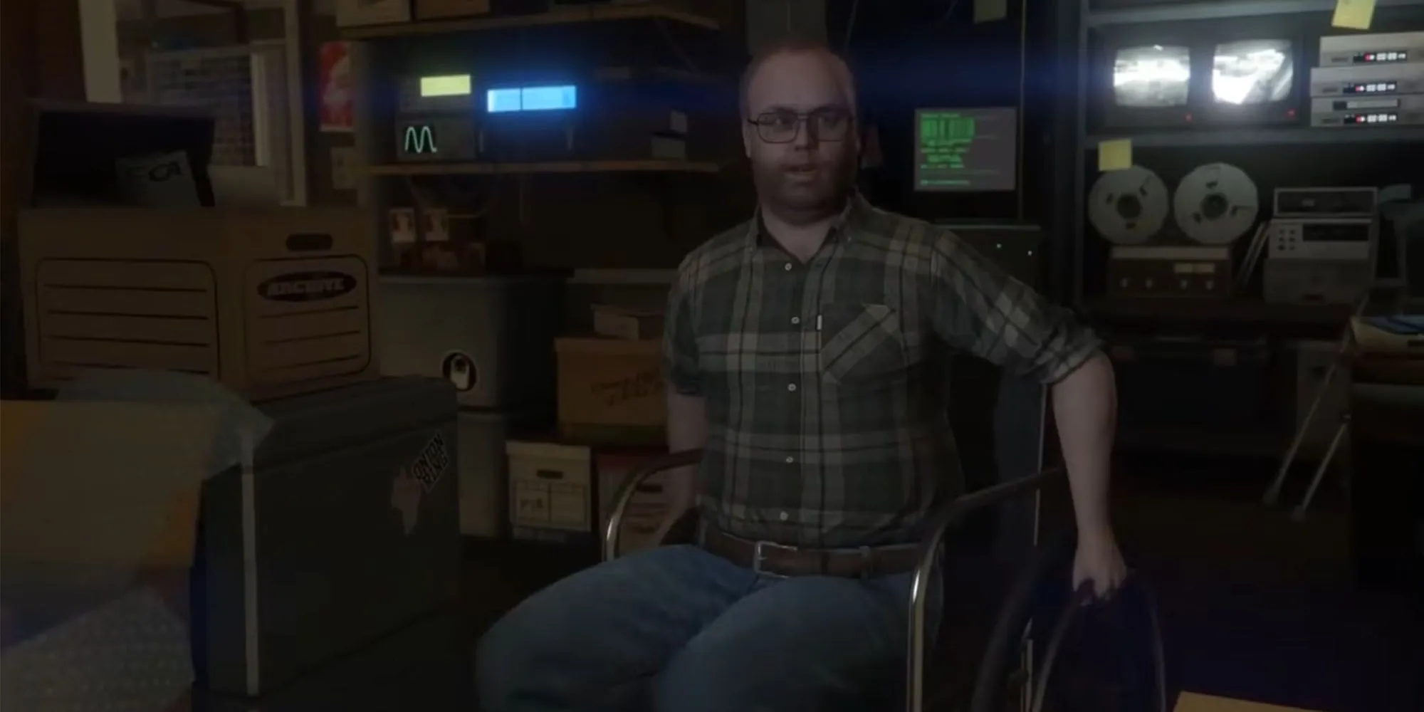 Michael De Santa mặc đồ kỹ sư công nghệ thâm nhập vào văn phòng Lifeinvader trong GTA V