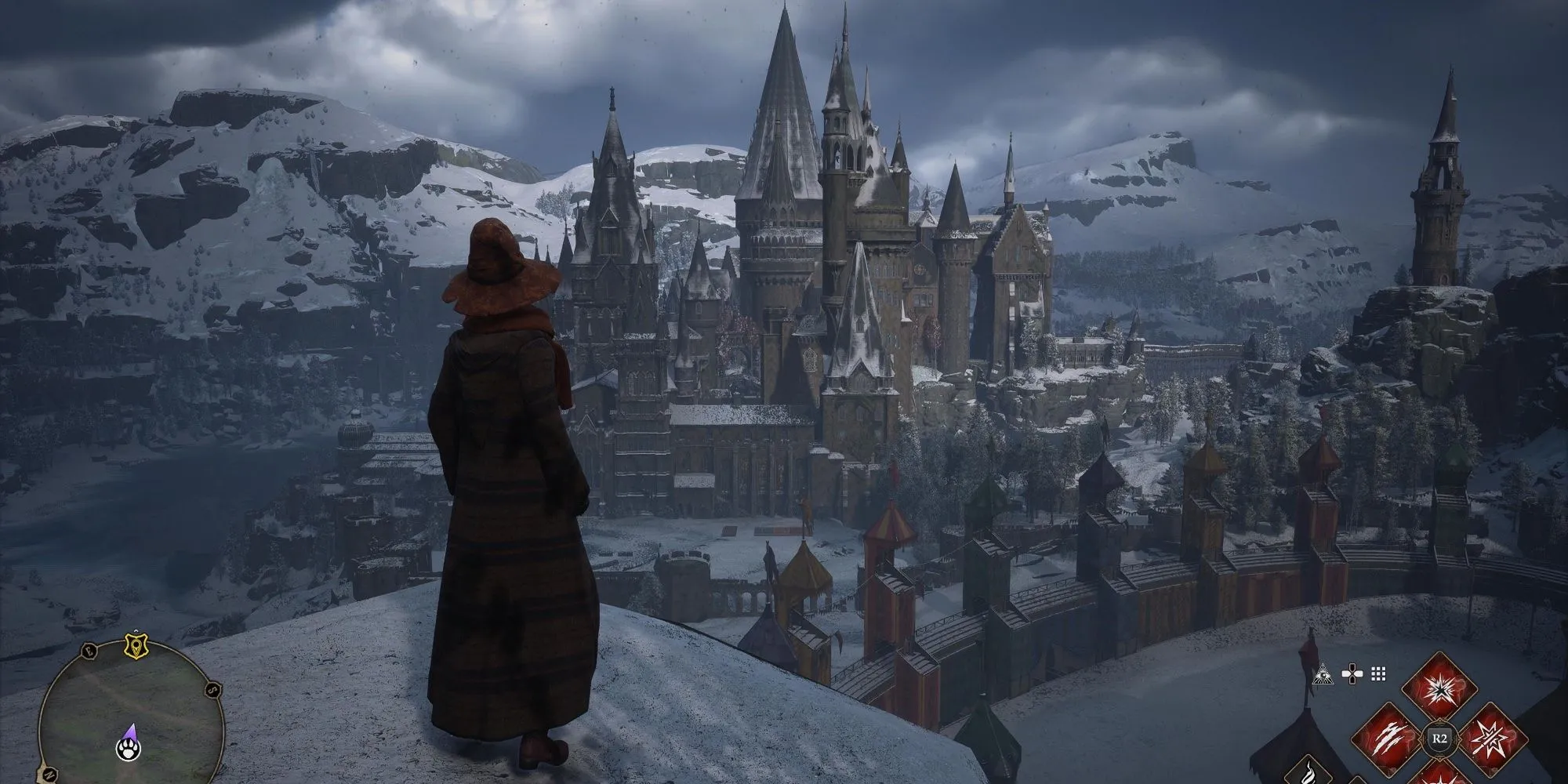 Một góc nhìn đẹp từ Mooncalf Den trong Hogwarts Legacy, thể hiện thế giới phép thuật rộng lớn