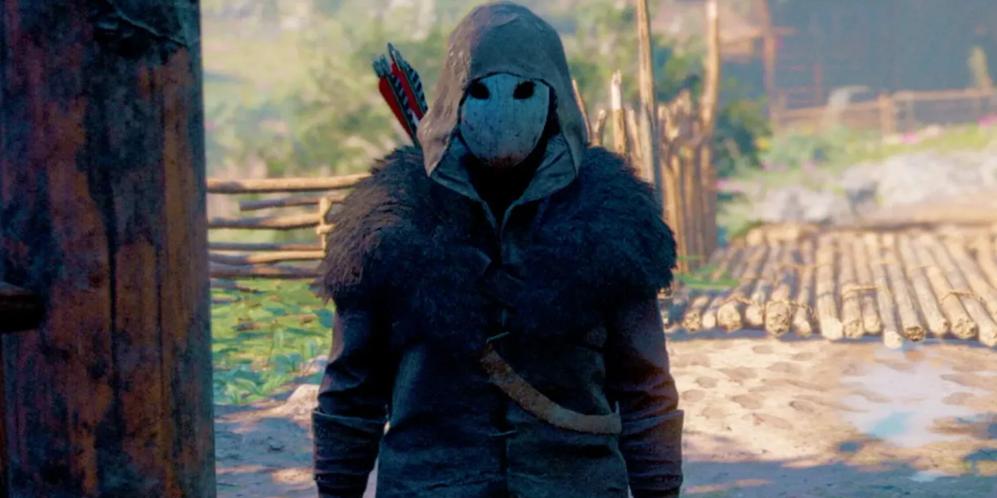 Nhân vật The Judge trong bộ áo choàng trùm đầu tại một địa điểm ở Hope County hậu tận thế trong Far Cry New Dawn