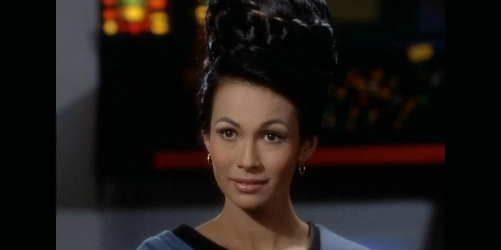 Chân dung Marlena Moreau, người tình của Thuyền trưởng Kirk trong Vũ trụ Phản chiếu của Star Trek.