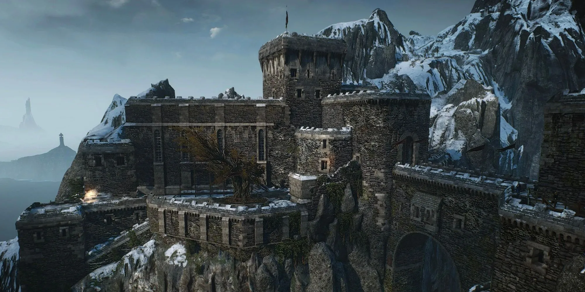 Pháo đài Kaer Trolde kiên cố trên núi, biểu tượng của Skellige trong The Witcher 3.
