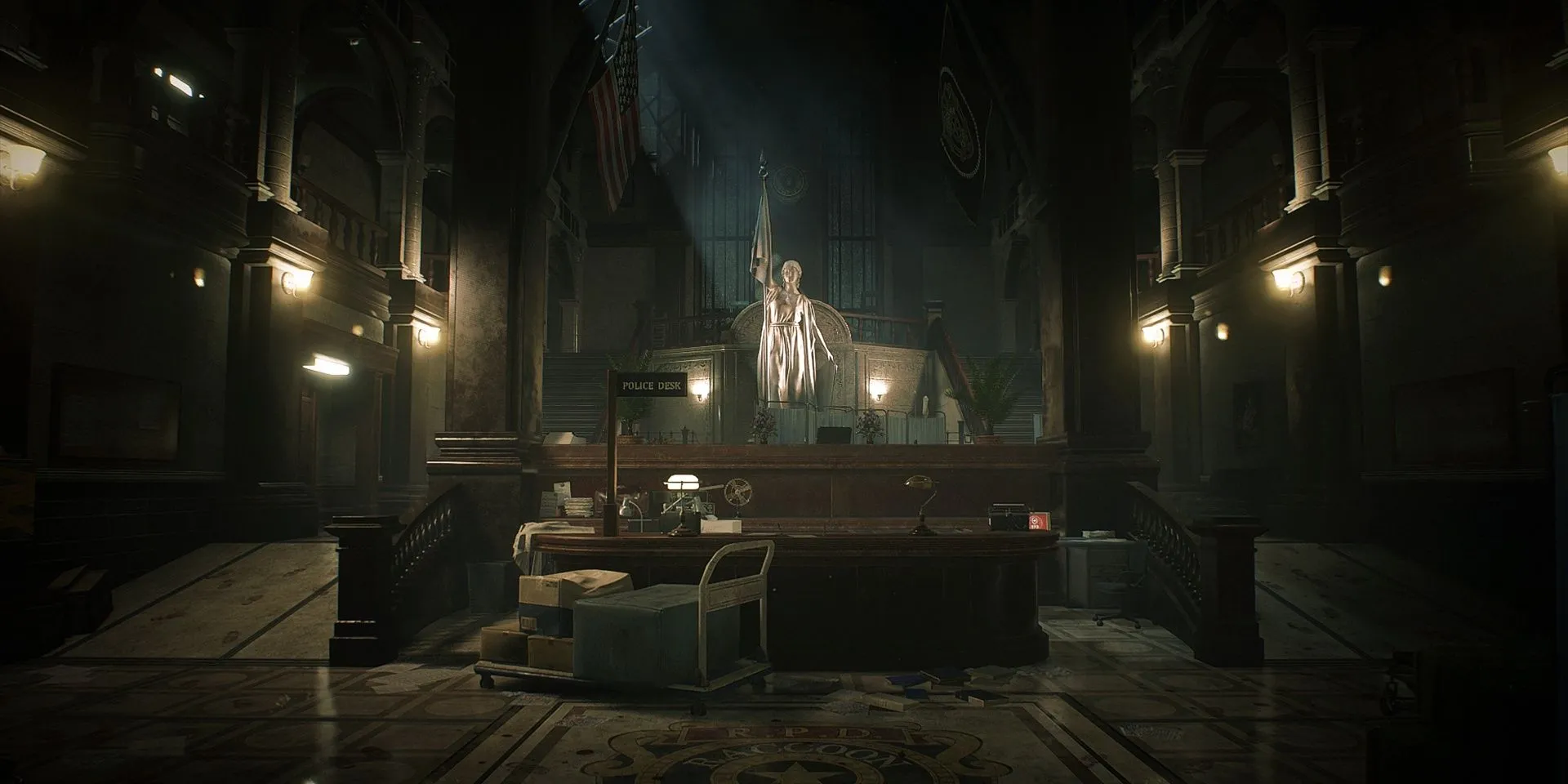 Sảnh chính Sở Cảnh sát Raccoon City trong game Resident Evil 2 Remake.